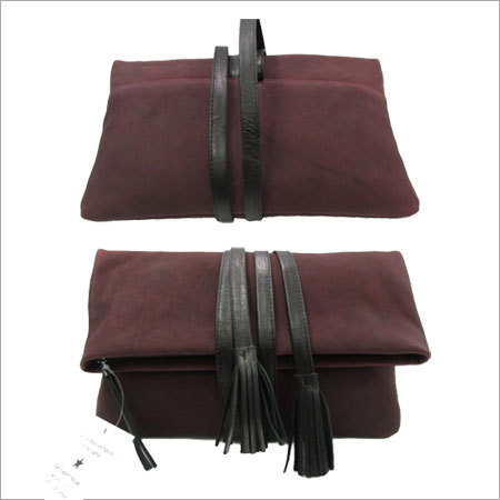 लेदर लेडीज क्लच