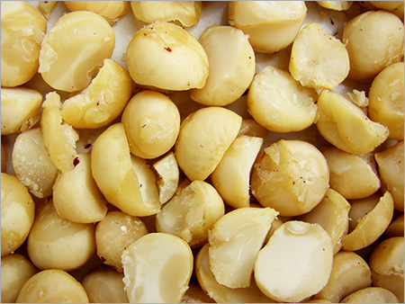 मकाडामिया नट्स