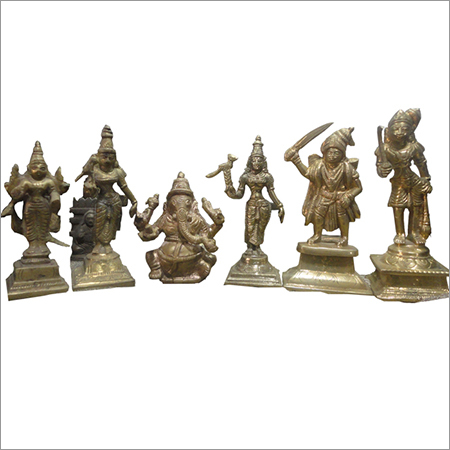 पीतल के देवताओं की मूर्ति