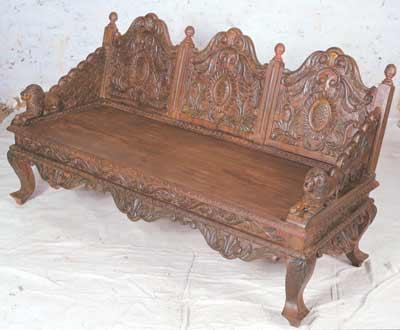 लकड़ी का सोफा