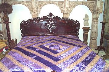 वेलवेट जरी बिस्तर कंबल