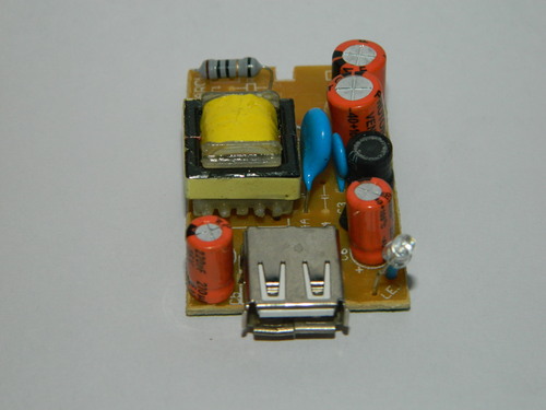 5 वोल्ट 1 एम्पीयर के लिए पीसीबी