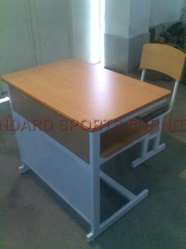 शिक्षक की मेज