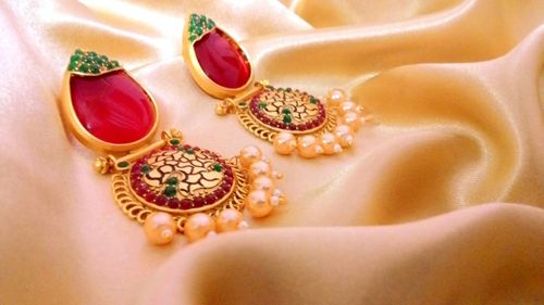 इयरिंग्स!