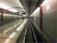 मूविंग वॉकवे