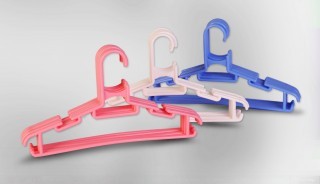 बेबी हैंगर