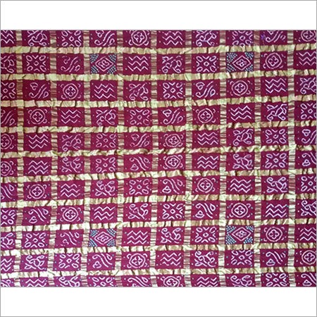 लाल और हल्की पीली घारचोला साड़ी