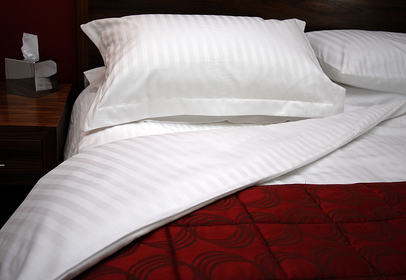 Hotel Bed Linen - Cotton, King/queen Size, White | Colorfast, Elegant Design, Tear Resistant, Smooth Texture, Dust Protection
