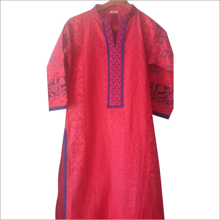 महिलाओं के कुर्तियाँ