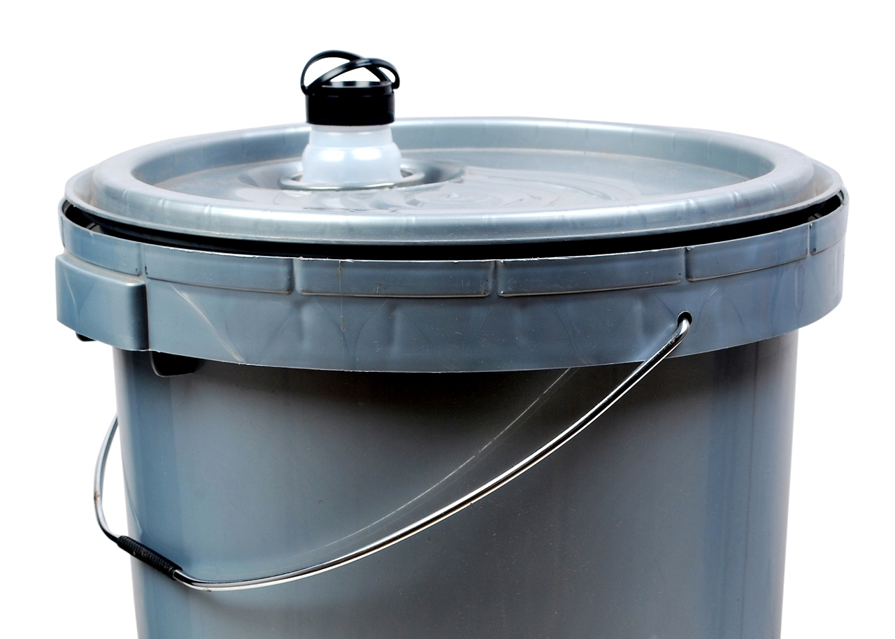 Pullout Spout Closure