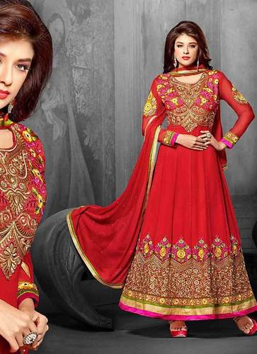 लाल रंग का सूट