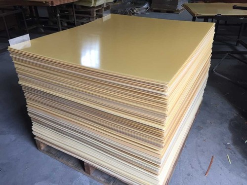 अनक्लैड लैमिनेट बोर्ड