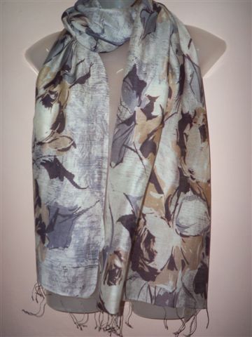 डिजिटल सिल्क प्रिंटेड स्टोल