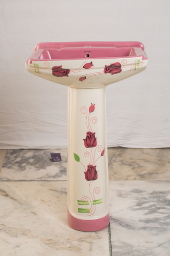 स्टैंडर्ड पेडस्टल बेसिन इंस्टॉलेशन का प्रकार: फ़्लोर माउंटेड