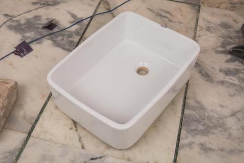 व्हाइट सिरेमिक लैब बेसिन