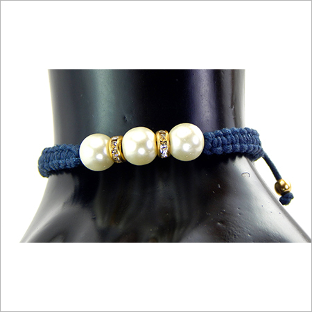 डिज़ाइनर मैक्रैम ब्रेसलेट का व्यास: 65 मिलीमीटर (मिमी)