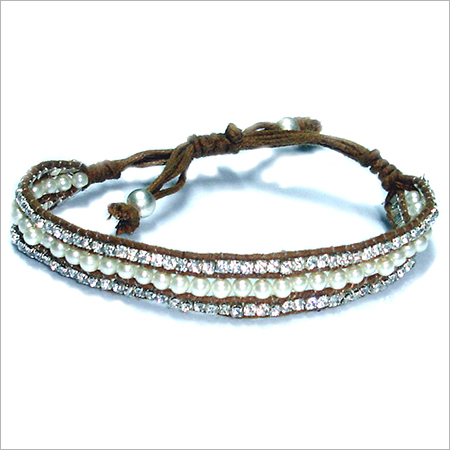 मैक्रैम राइनस्टोन बीडेड ब्रेसलेट्स व्यास: 65 मिलीमीटर (मिमी)