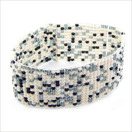Beaded Stretch Bracelet Gender: Women