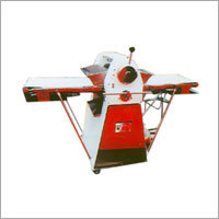 आटा बेलने की मशीन