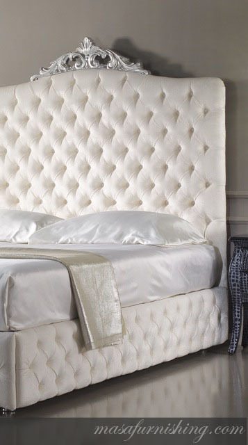 Crown Tufted Bed