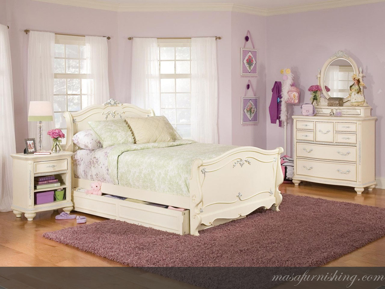 Victorian Chic Storage Bed