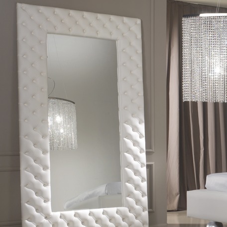 Boutique Mirror