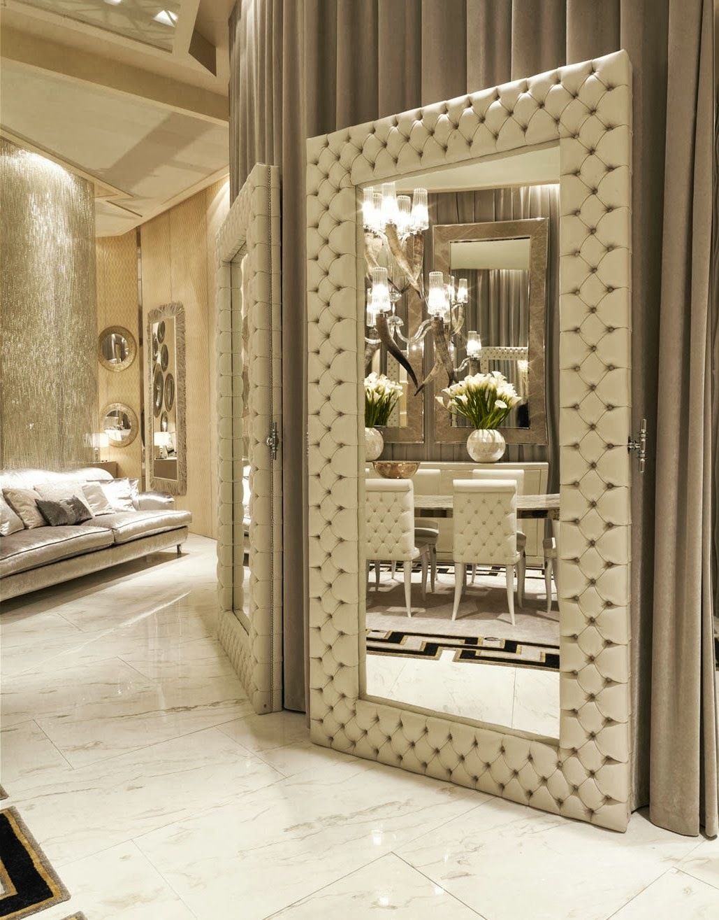 Boutique Mirror
