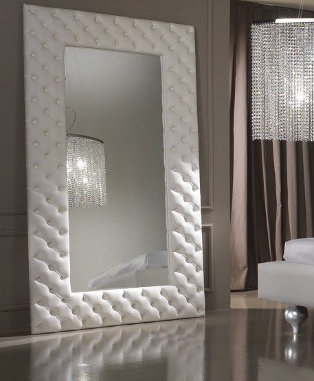 Boutique Mirror