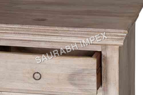 प्राचीन फर्नीचर- ढाला हुआ हिस्सा