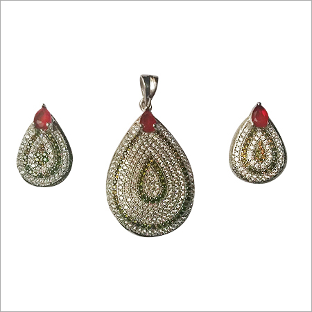 सिल्वर पेंडेंट सेट