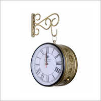 लटकता दीवार घड़ी