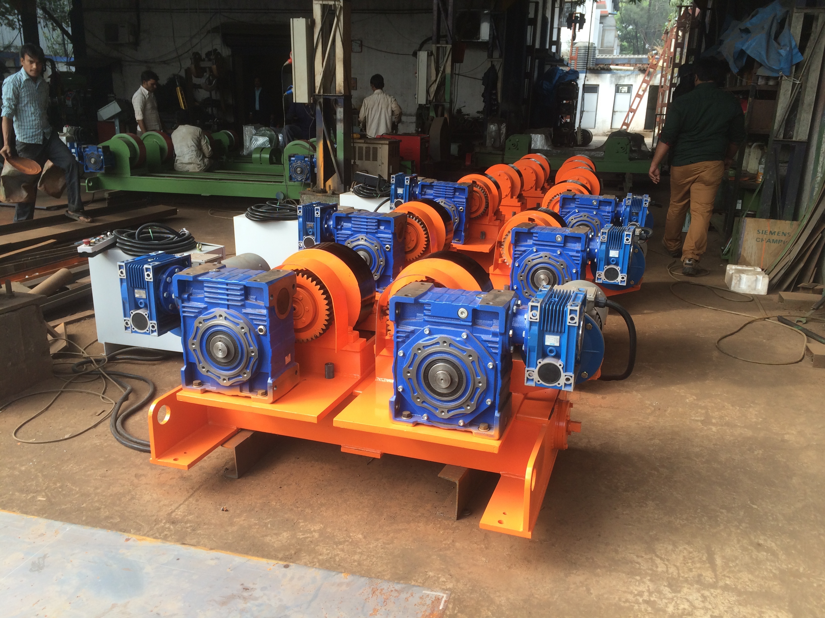 Self Centering Type Rotators