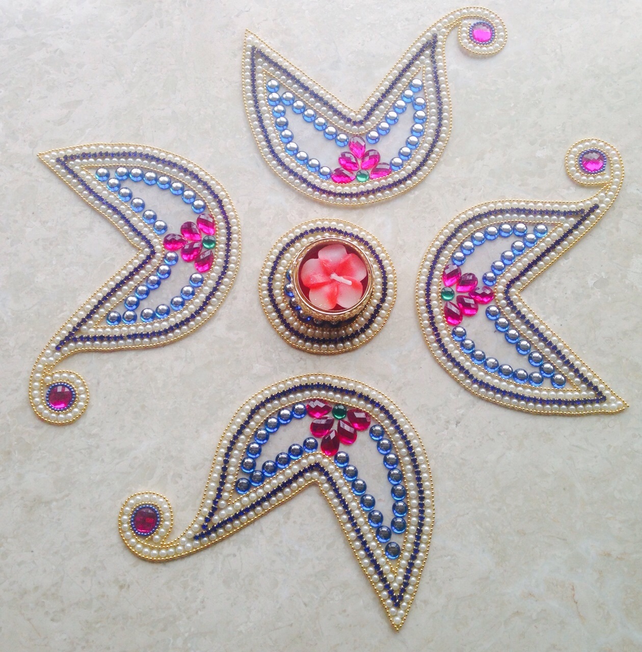 Rangoli 016 - Mixed Material 5x5 Inches White, Floral Design | Elegant Decorative Rangoli Set, 5 Pieces, Gift Box