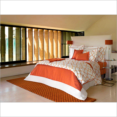 कस्टम बेडशीट बनी हुई