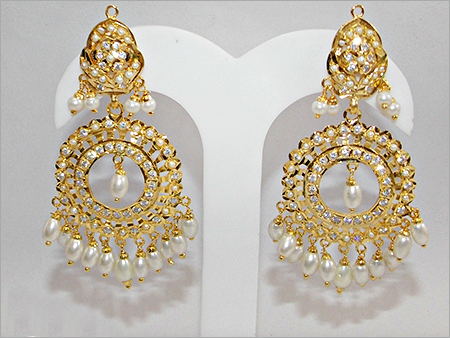 जडाव कान की बालियां