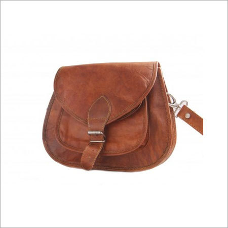 लेदर स्लिंग बैग्स