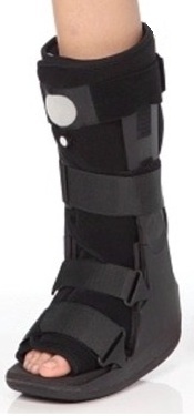 इवाक्योर टॉल एयर एंकल वॉकर का उपयोग करना सुरक्षित है