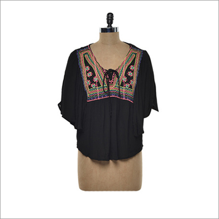 कॉटन एम्ब्रॉइडरी टॉप