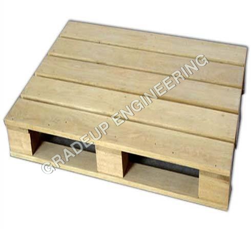 भारी लकड़ी की पैलेट्स