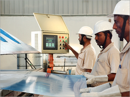 प्रीपेंटेड गैलवेल्यूम रूफिंग शीट की लंबाई: अनुकूलित मिलीमीटर (मिमी)