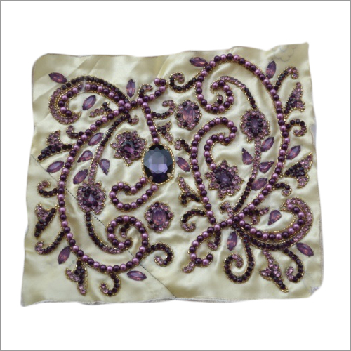 मोती कारीगरी हाथ से कढ़ाई