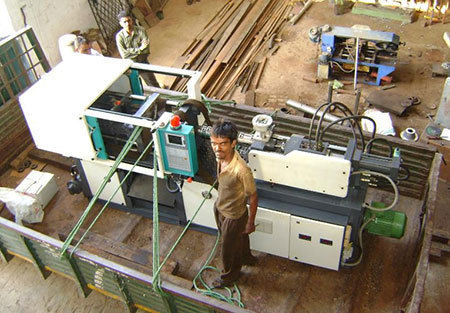 औद्योगिक इंजेक्शन मोल्डिंग मशीन