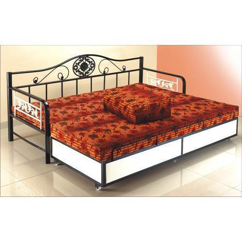 रॉट आयरन सोफा कम बेड