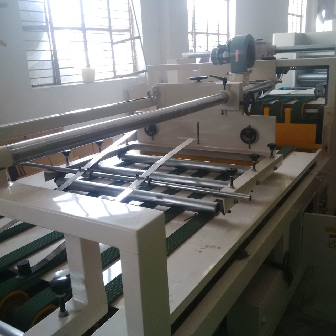 Flap Pasting Machine
