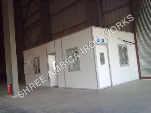 पफ पैनल कैबिन