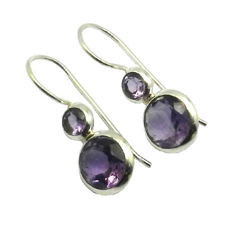 नीलम रत्न की बाली