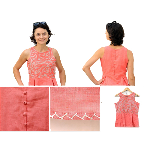 हाथ से कढ़ाई किया हुआ टॉप