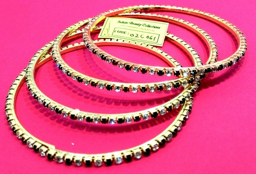 फैंसी ब्राइडल बंगल्स