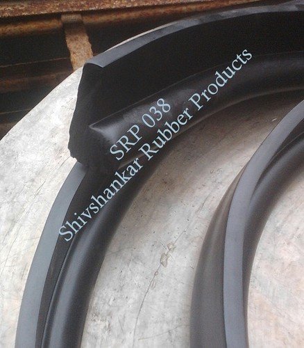 Black Solid 'P' Shape Rubber Profile