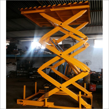 Hydraulic Scissor Goods Lift - Color: Silver
